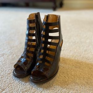 Like new Bed Stu shoes
